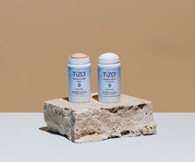 Charger l'image dans la galerie, TiZO® Mineral Stick Tinted
